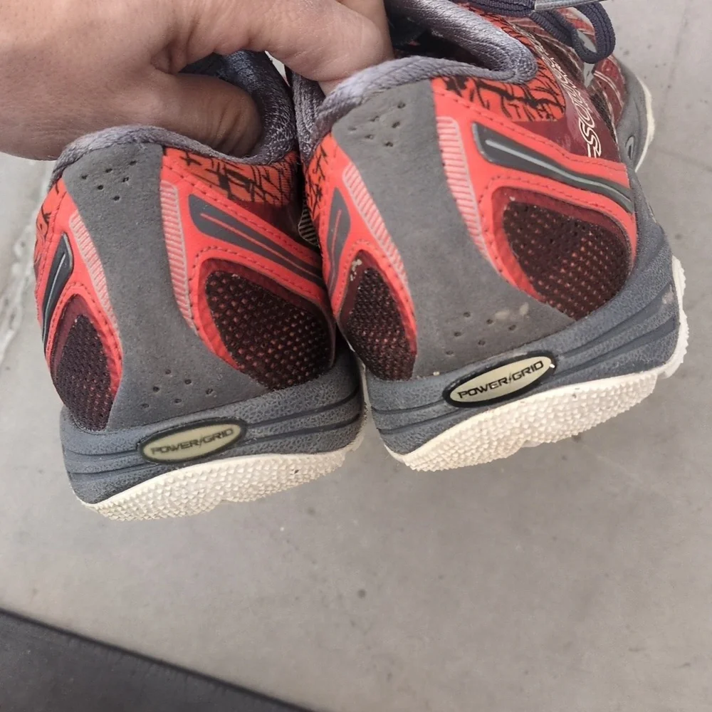 Saucony‎ Women's Red Lightweight Running Shoes Size 10